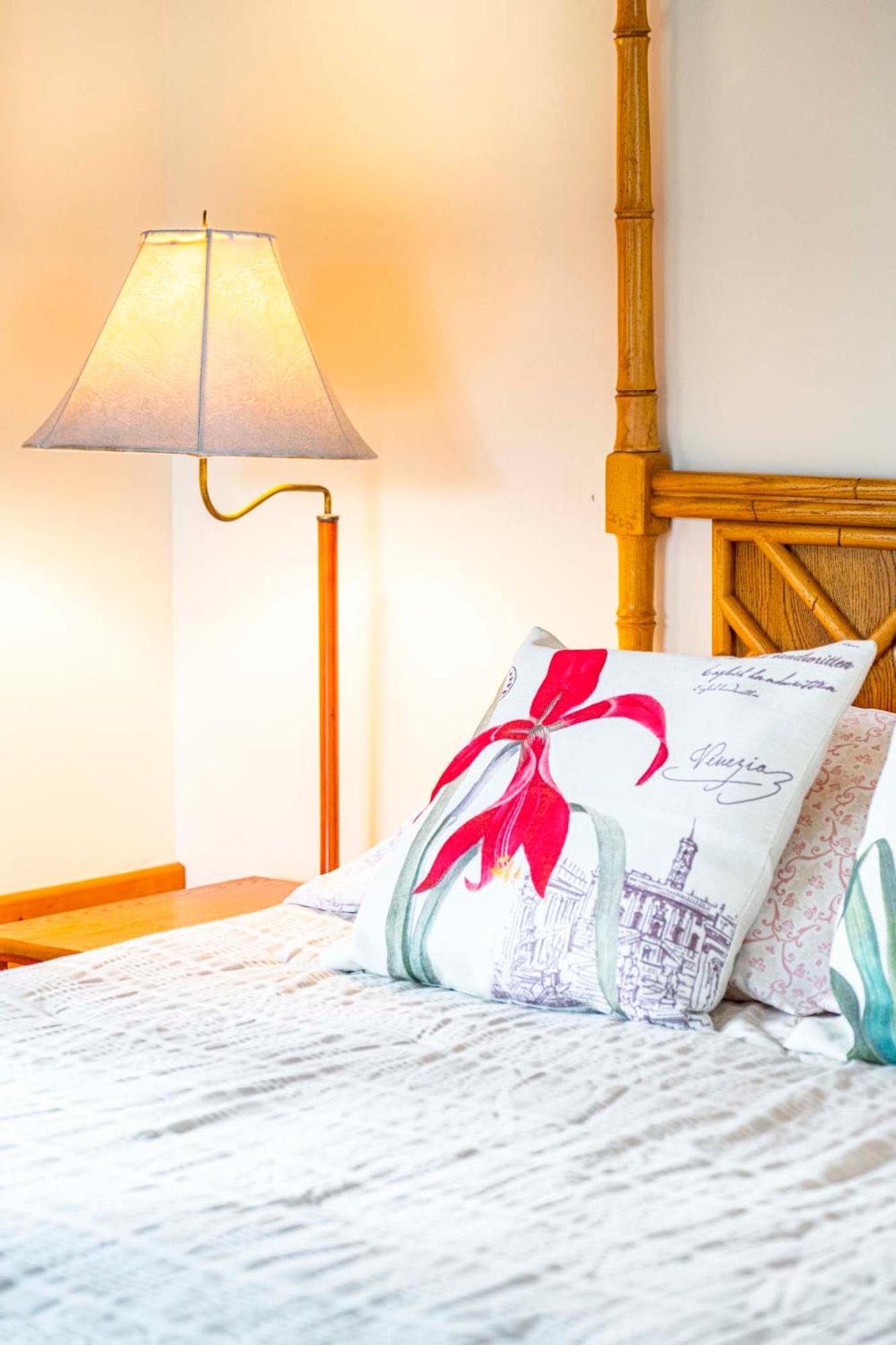 Volcano Inn Bed N Breakfast Экстерьер фото