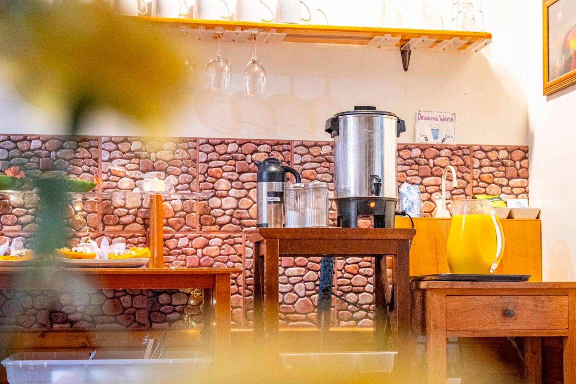 Volcano Inn Bed N Breakfast Экстерьер фото