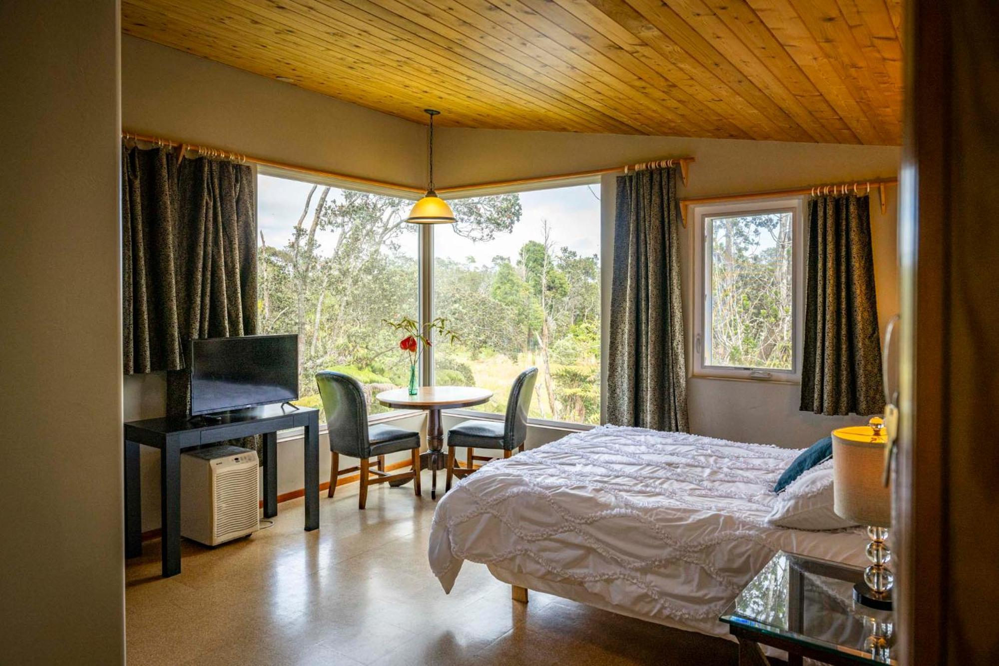 Volcano Inn Bed N Breakfast Экстерьер фото