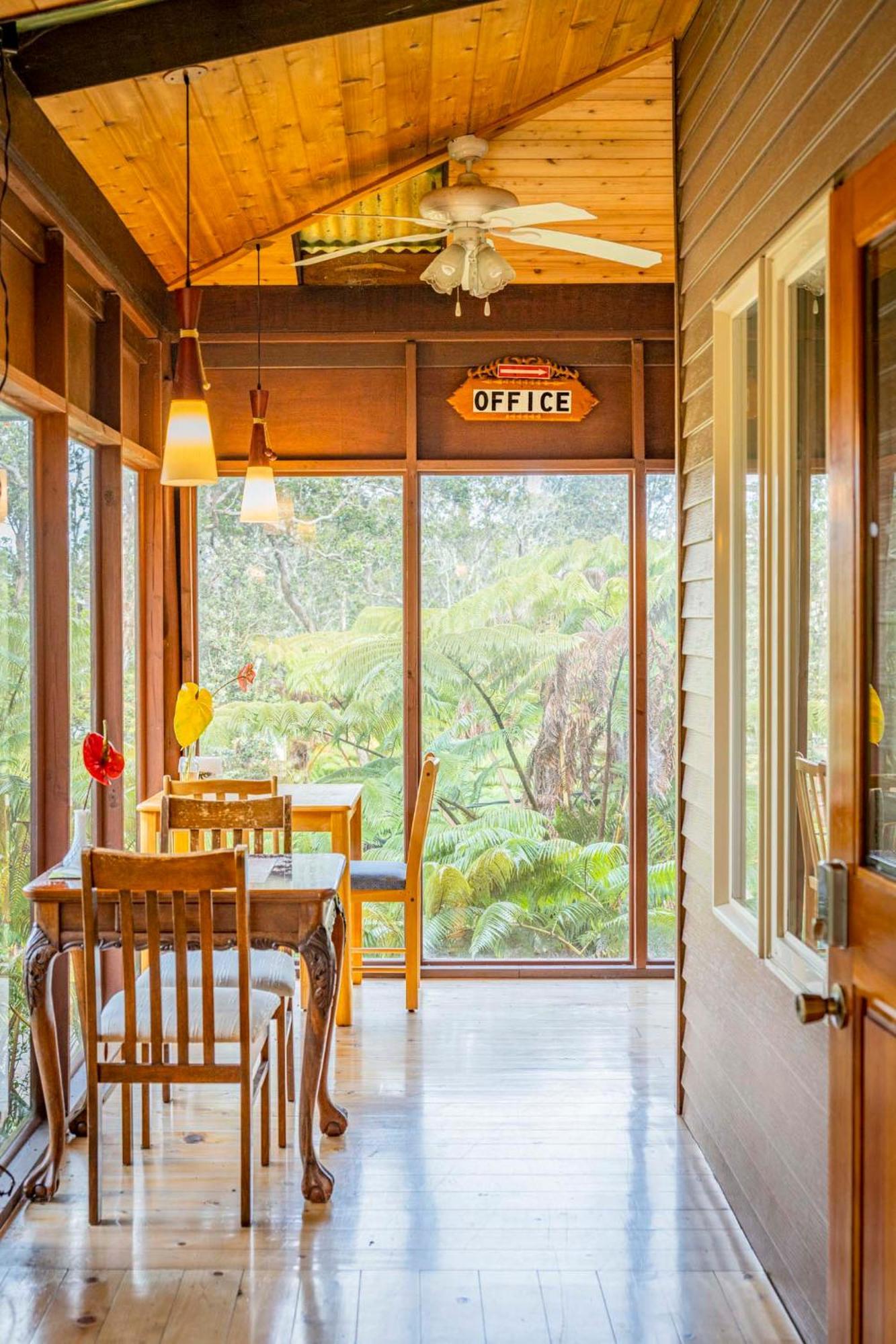 Volcano Inn Bed N Breakfast Экстерьер фото
